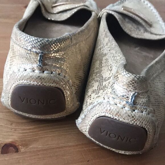 Vionic gold leather flats - Picture 8 of 9